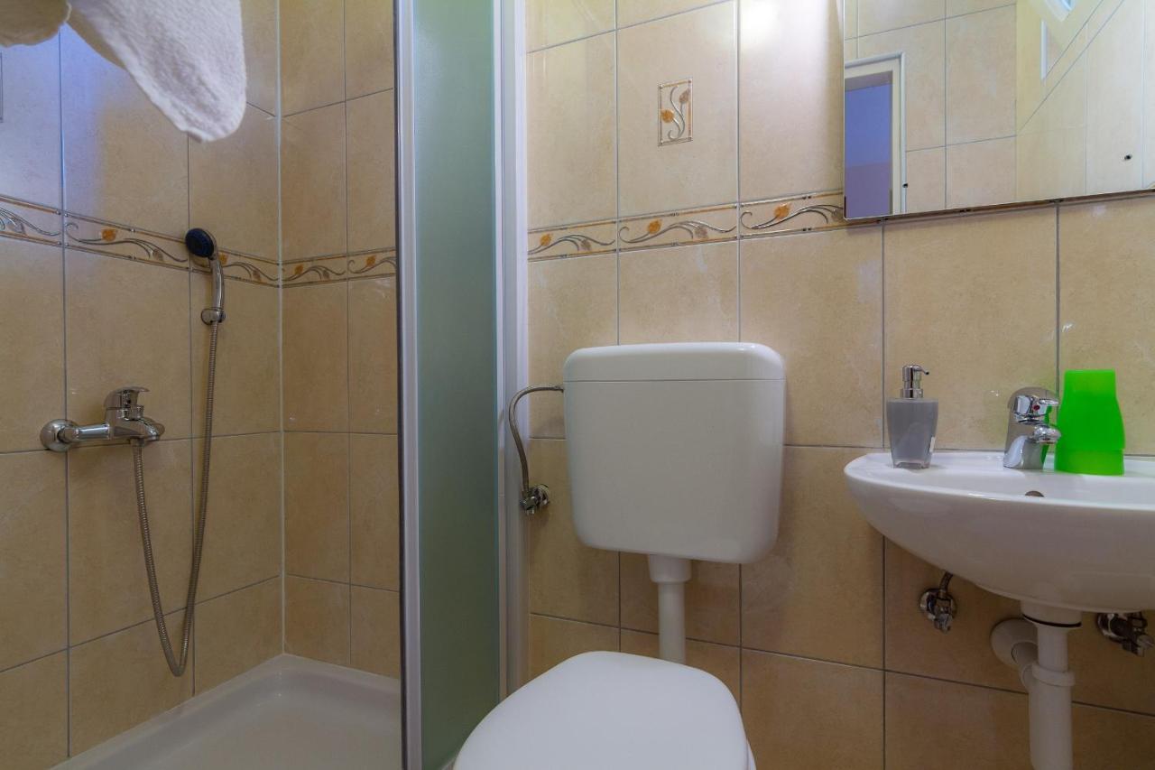 Apartman Haus Maja Banjol エクステリア 写真