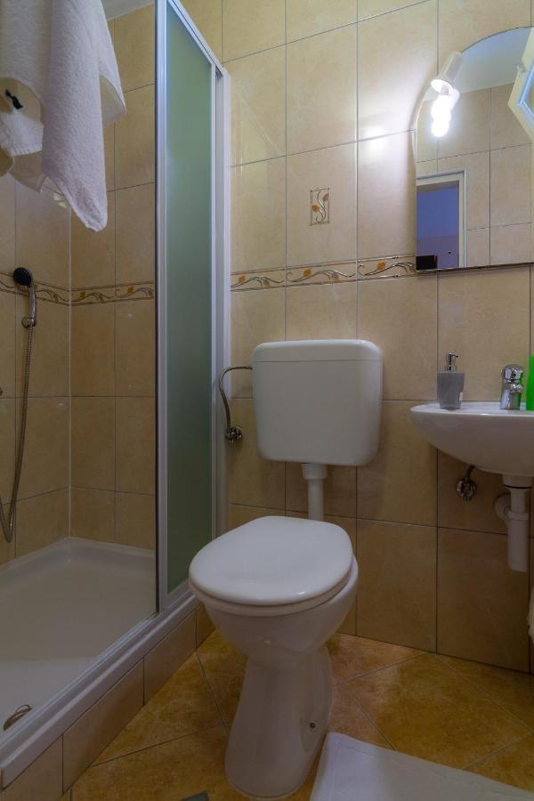 Apartman Haus Maja Banjol エクステリア 写真