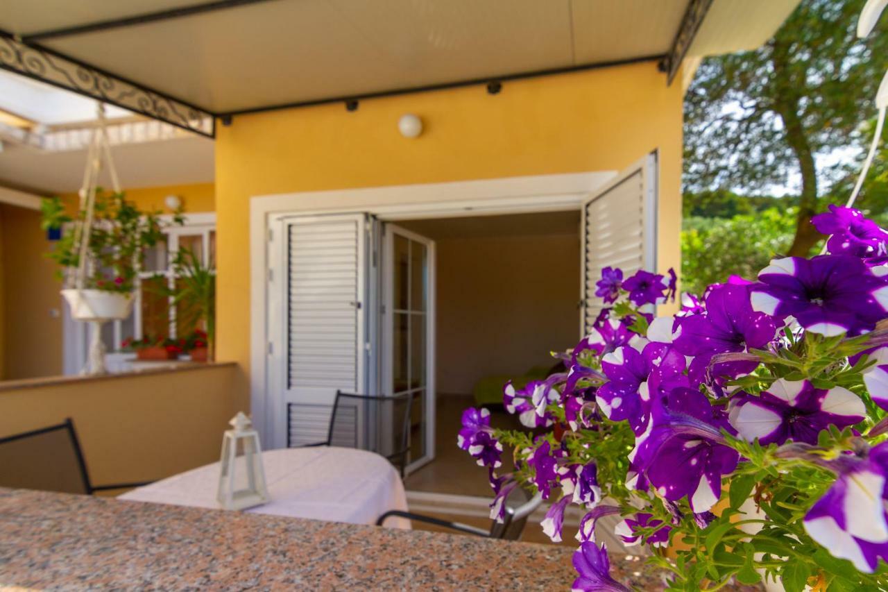 Apartman Haus Maja Banjol エクステリア 写真